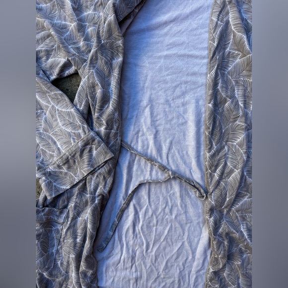 Cariloha Gray Robe Viscose Bamboo Sz S/M Tropical Quiet Luxury Loungewear Cozy - Picture 6 of 12
